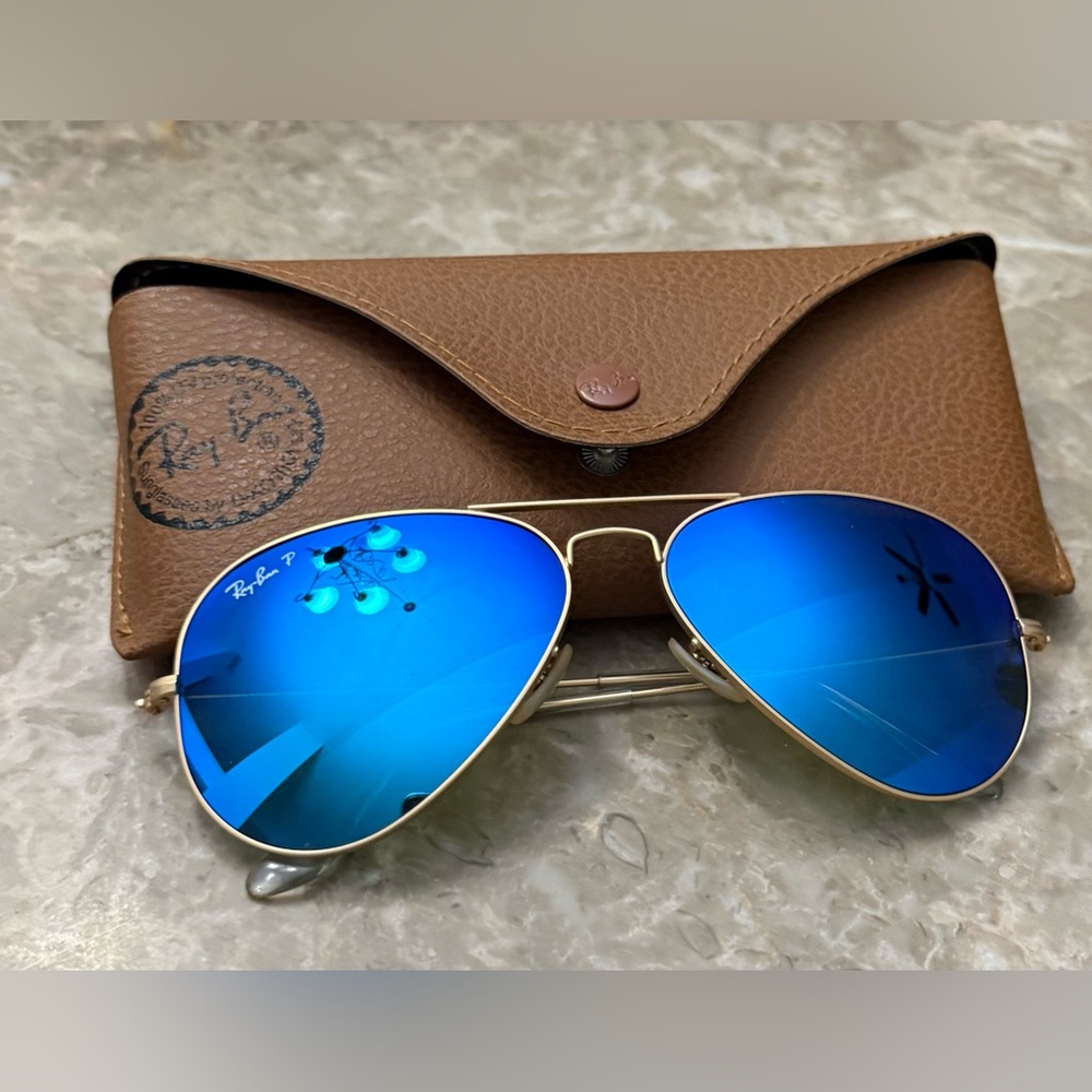 Ray Ban Aviator (Never Worn) - UPC 8053672256123